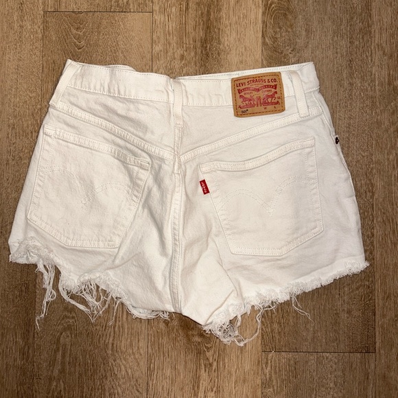 Levi cutoff shorts - Picture 2 of 3